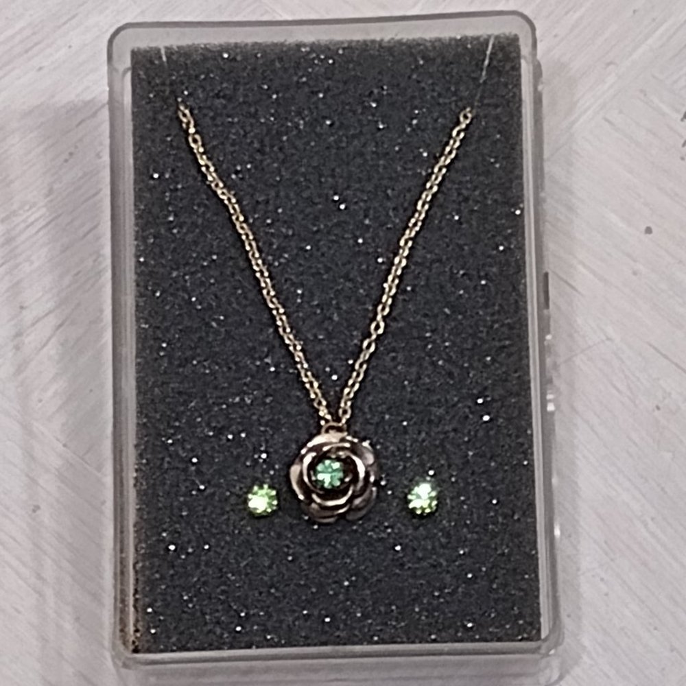 Necklace & Earrings Set - Picture 5 of 10